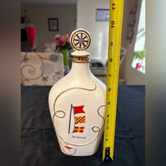 Rare Vintage Ceramic Liquor Decanter - Picture 8 of 8